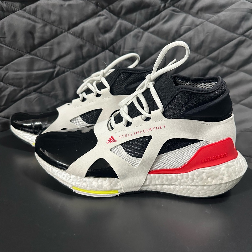Adidas Stella McCartney Women’s size 7